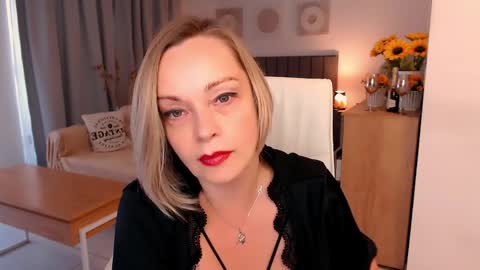 Tilly online show from March 29, 2026, 8:20 pm