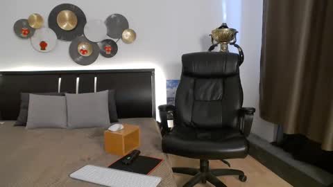 Snapshot of tim_mart chatting on February 23, 2025, 7:44 am ask me online show from February 23, 2025, 7:44 am