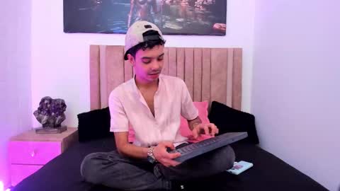 Evans  online show from November 15, 2025, 9:21 pm