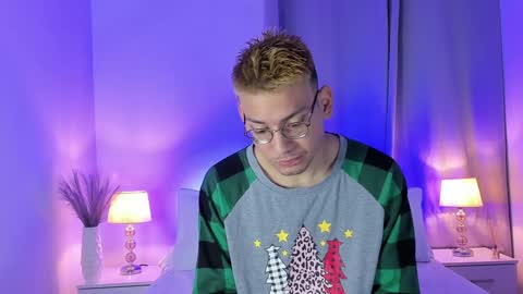 timi  jones online show from December 22, 2024, 10:28 am