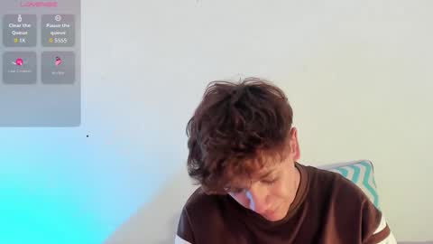 Timothy 21 years old online show from November 17, 2025, 8:25 pm