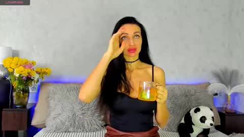 Tina online show from October 19, 2025, 10:27 am