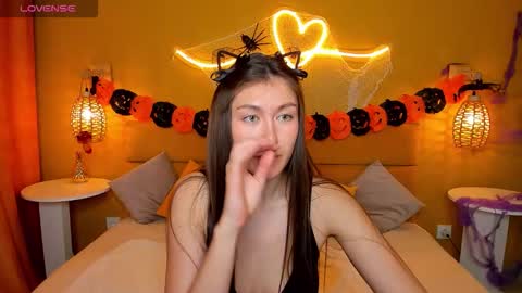 Tina  online show from October 26, 2025, 1:33 am