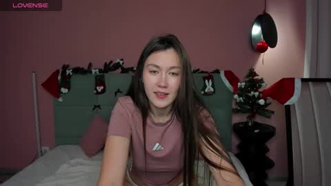 Tina  online show from December 16, 2025, 1:32 am