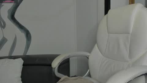 Tina  online show from March 11, 2025, 8:41 am