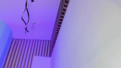 Tina  online show from September 17, 2025, 5:20 am