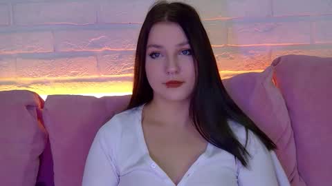 Snapshot of tinaburton chatting on November 18, 2025, 5:01 am TinaBurton online show from November 18, 2025, 5:01 am