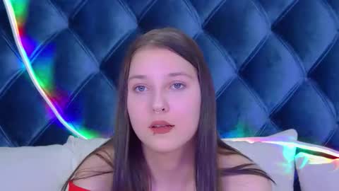 Snapshot of tinaburton chatting on November 19, 2025, 4:40 pm TinaBurton online show from November 19, 2025, 4:40 pm