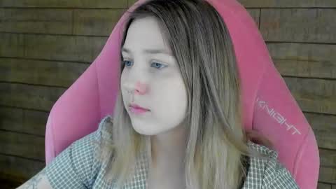 TinaBurton online show from March 22, 2026, 4:43 pm