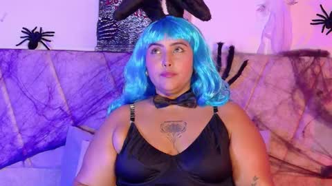 tinacurv online show from October 30, 2025, 8:53 pm