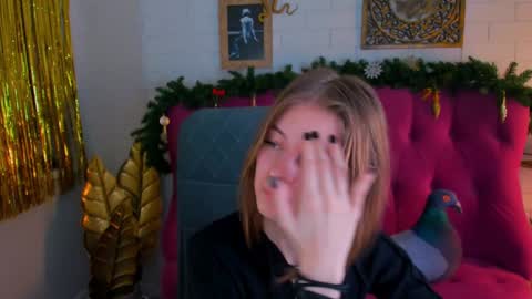 Tina Davil online show from December 19, 2024, 8:34 pm