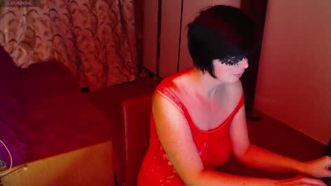 TinaFlower online show from October 24, 2025, 5:20 pm