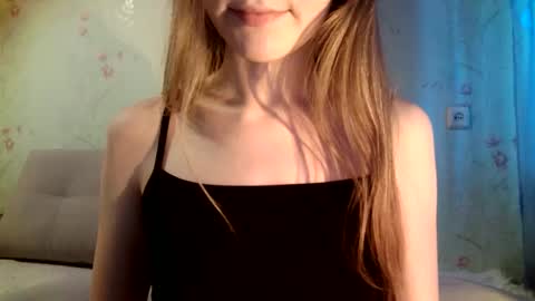 Lisa online show from December 25, 2024, 7:46 am