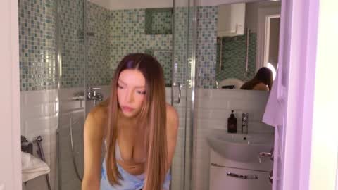 Snapshot of tinapie chatting on June 6, 2026, 1:38 pm Tina online show from June 6, 2026, 1:38 pm
