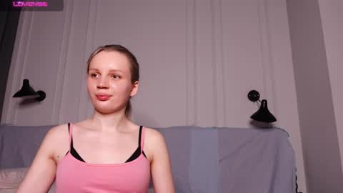 tinasiner online show from February 10, 2025, 5:19 pm