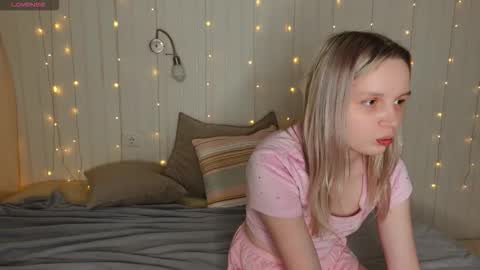 tinasiner online show from November 22, 2025, 4:39 pm