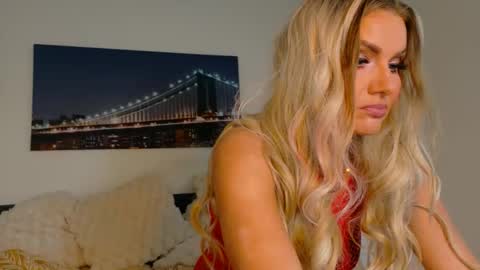 tinkerbell822 online show from October 24, 2025, 7:49 am