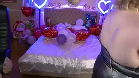 Snapshot of tinkerrbelll chatting on February 18, 2025, 7:52 pm TinkerrBelll online show from February 18, 2025, 7:52 pm