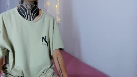 TINNY AND CANDY online show from October 29, 2025, 11:23 am