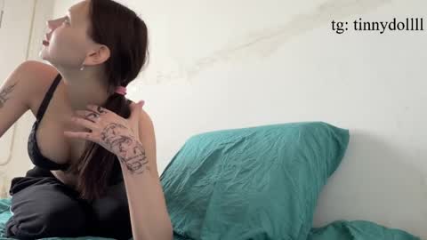 Snapshot of tinnydoll chatting on April 30, 2026, 11:49 am TinnyDoll online show from April 30, 2026, 11:49 am