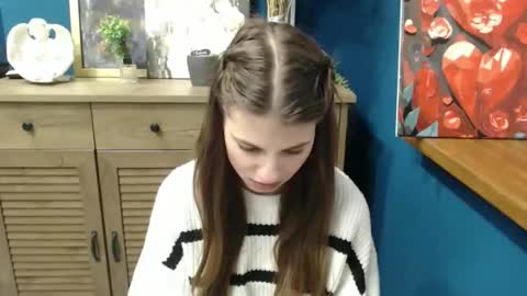 Gloria online show from November 24, 2025, 8:03 am