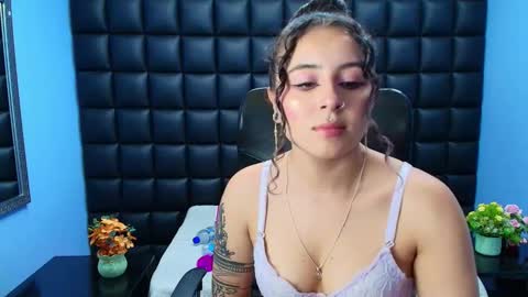 tiny online show from November 12, 2025, 4:24 am