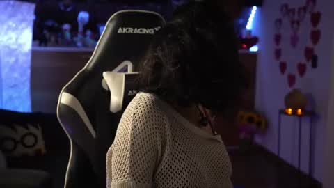 Snapshot of tiny_panther chatting on February 14, 2025, 10:04 pm Ana Molly online show from February 14, 2025, 10:04 pm