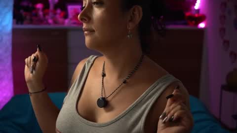 Snapshot of tiny_panther chatting on February 21, 2025, 10:37 pm Ana Molly online show from February 21, 2025, 10:37 pm