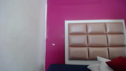 Snapshot of tiny_sarah1 chatting on November 8, 2025, 9:42 am tiny_sarah1 online show from November 8, 2025, 9:42 am