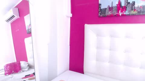 tiny_whore18 online show from February 3, 2025, 5:35 pm