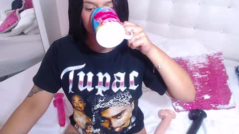 tiny_whore18 online show from February 4, 2025, 6:49 pm