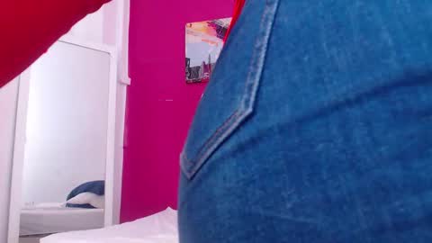 tiny_whore18 online show from November 13, 2025, 8:41 pm