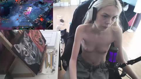 stage Kylie Sinner  brand CLITBAIT online show from February 12, 2025, 1:16 pm