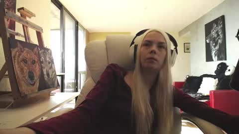 stage Kylie Sinner  brand CLITBAIT online show from September 26, 2025, 7:18 pm