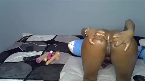 tinynila online show from March 12, 2025, 9:56 pm