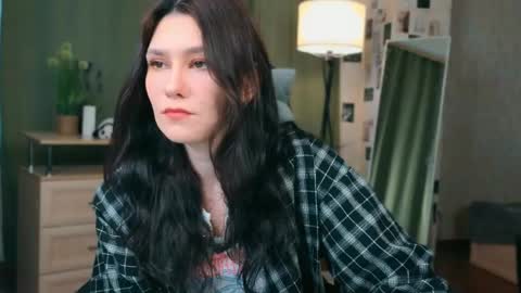 Polly online show from April 18, 2026, 1:26 pm