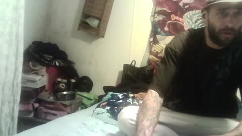 Snapshot of tinytattedd chatting on December 17, 2024, 7:26 pm mr.B online show from December 17, 2024, 7:26 pm