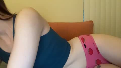 Snapshot of tinytittytia chatting on March 8, 2025, 2:01 am Tia online show from March 8, 2025, 2:01 am