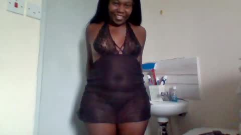 Snapshot of tipsynsassy chatting on July 10, 2026, 12:19 pm tipsynsassy online show from July 10, 2026, 12:19 pm