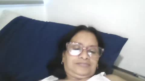Snapshot of titssmall123 chatting on May 27, 2026, 10:51 pm Ester online show from May 27, 2026, 10:51 pm