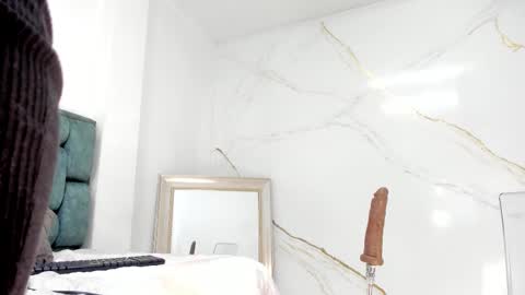 Tivizay online show from October 15, 2025, 2:39 pm