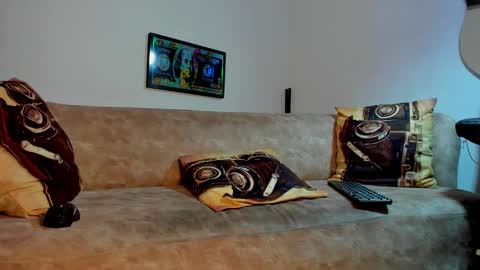 tj_detwailer online show from February 7, 2025, 7:07 am