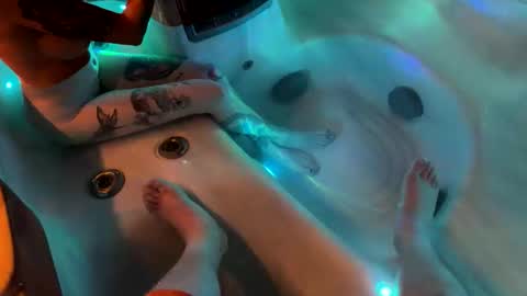 Foolisheart online show from November 28, 2025, 6:49 am