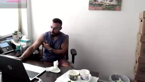 Snapshot of todd_dantes chatting on September 27, 2025, 9:58 am Todd online show from September 27, 2025, 9:58 am