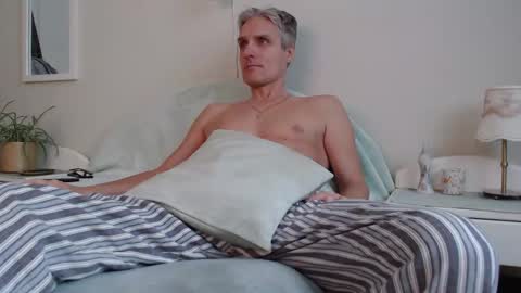 Daniel Bisexual uncut 20cm online show from December 8, 2024, 7:26 am