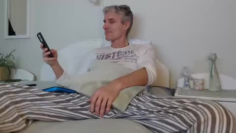 Daniel Bisexual uncut 20cm online show from December 24, 2024, 2:22 pm