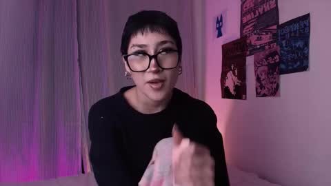  Halsey  Sofii  online show from December 15, 2025, 4:06 am
