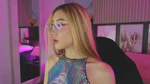 Snapshot of tokyoluu chatting on November 5, 2025, 7:36 pm tokyoluu online show from November 5, 2025, 7:36 pm