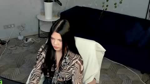 tokyozzero online show from June 15, 2026, 4:04 am