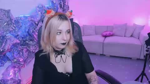 Tolli Moll online show from December 11, 2024, 12:12 pm